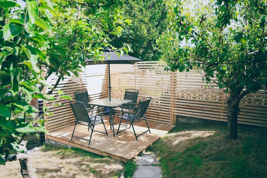 The Palm House Falmouth - Minutes From The Beach! Exterior photo